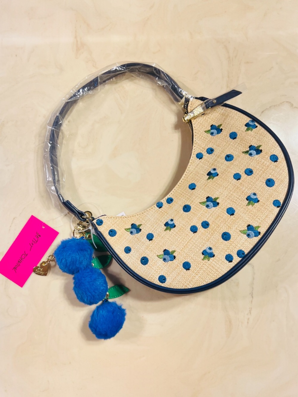🫐👜BETSEY JOHNSON Straw Blueberry Shoulder Bag With Blueberry Pom-Pom Charm - Picture 5 of 16
